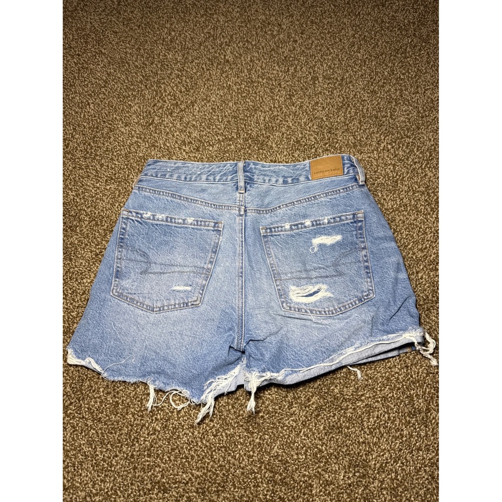 American Eagle Tomgirl Short Womens 2 Light Wash Distressed Cut‎ Off Denim Jeans - Picture 5 of 10